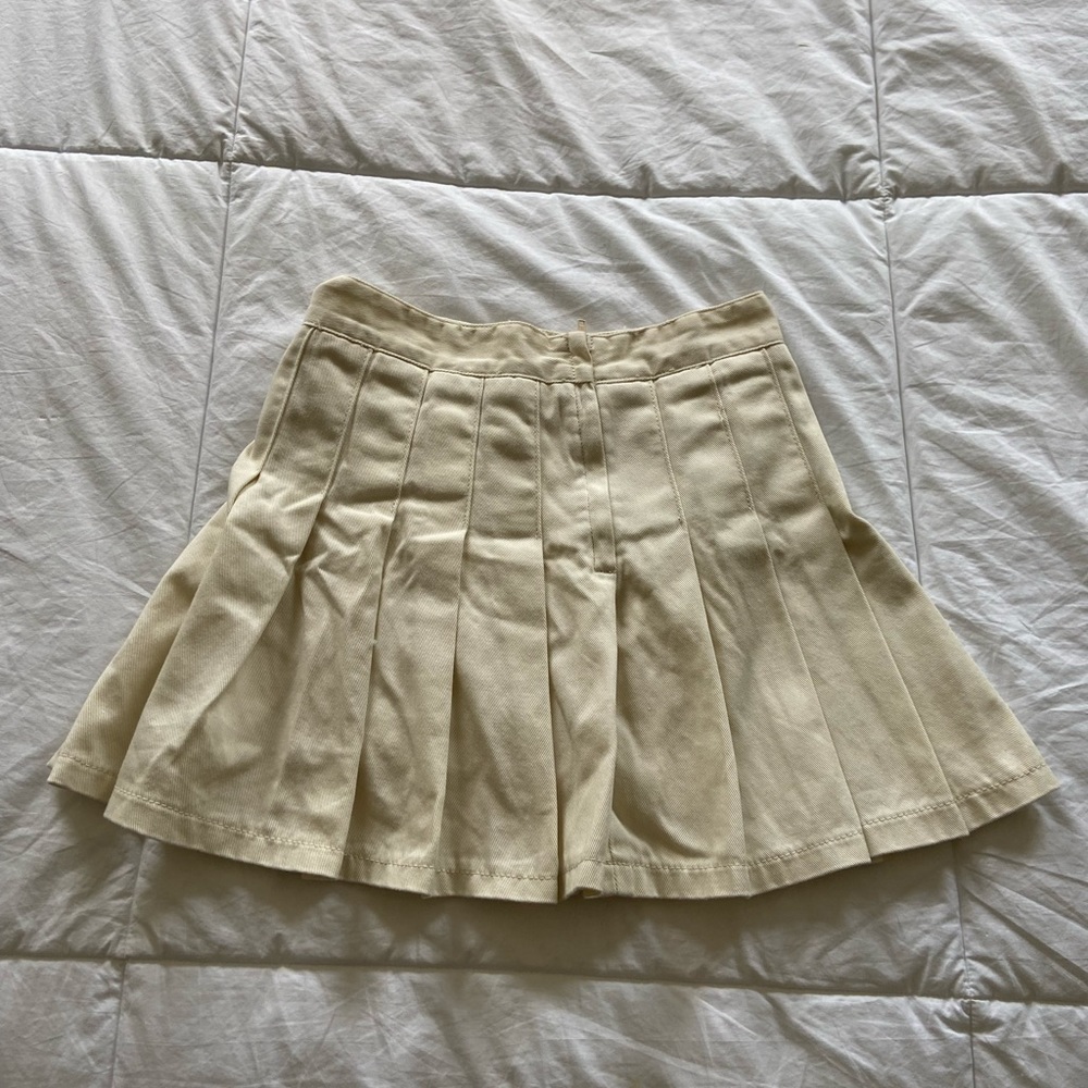 brandy melville pleaded skirt